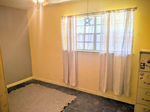 6100 Begonia Cir, Austin TX 78741-3401 exterior