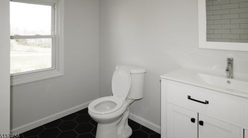 49 Woodland Ave, Whippany NJ  07981-1121 exterior