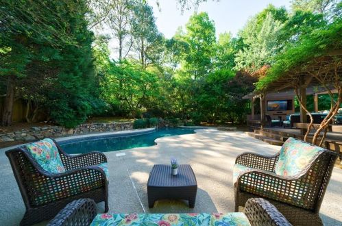 305 Drummen Ct, Atlanta GA 30328-2658 exterior