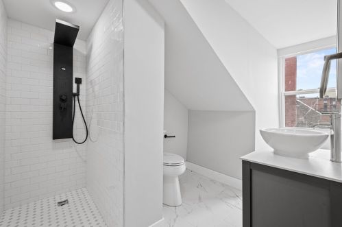 373 Main St, Pittsburgh PA  15201-1153 exterior