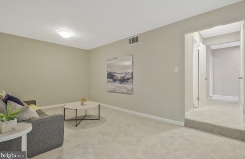 2361 Emerald Hts Ct, Herndon VA 20191-1752 exterior