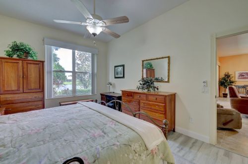 1553 Amherst Dr, Fort Pierce FL 34986-2413 exterior