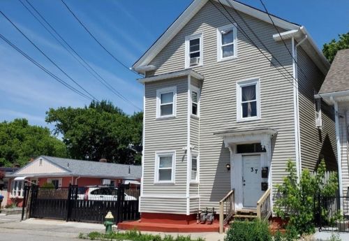 37 Laban St, Providence RI 02909-3736 exterior