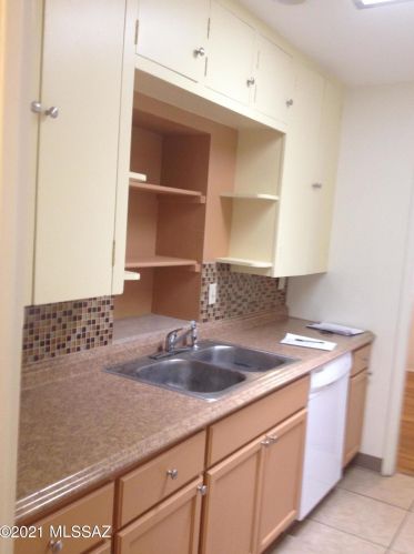 1315 Mountain Ave, Tucson AZ  85719-7147 exterior