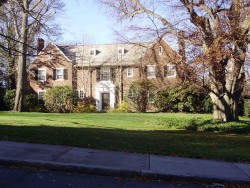 269 Park St, Newton, MA 02458-2314