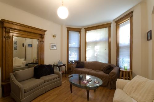 3724 Fremont St, Chicago, IL 60613-3912