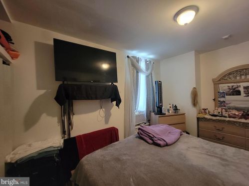 3535 8th St, Philadelphia PA 19140-4418 exterior