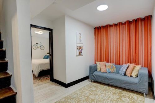 1898 Lisbon Dr, Atlanta GA  30310-4916 exterior