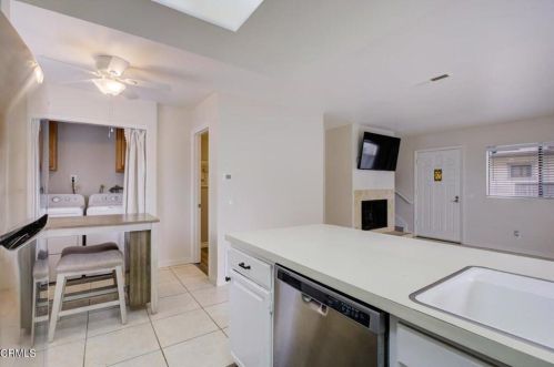 553 E St, Oxnard CA 93030-6983 exterior