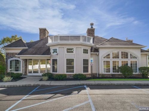 1303 Gatherings Dr, Paterson NJ 07508-1380 exterior