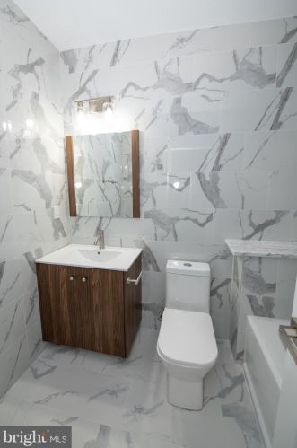 2213 Emerald St, Philadelphia PA 19134-3548 exterior