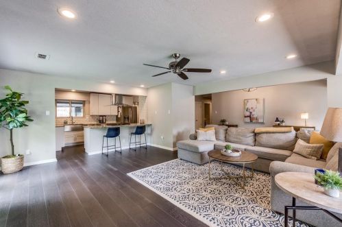 11221 Dalron Dr, Dallas TX  75218-1317 exterior