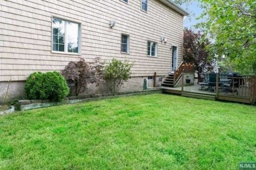 86 Lexington Ave, Cresskill NJ  07626-1216 exterior