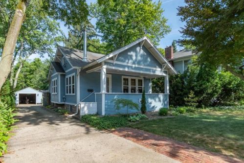 1916 Oakland Dr, Kalamazoo MI  49008-2251 exterior