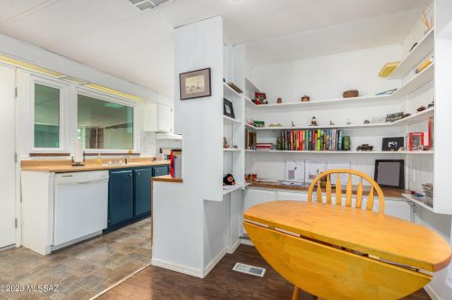 5387 Flying W St, Tucson AZ 85713-4434 exterior