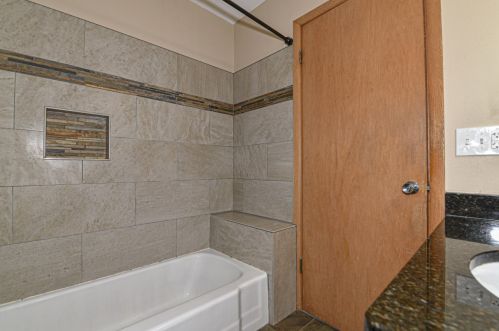 4460 15 St, Milwaukee WI 53221-2320 exterior