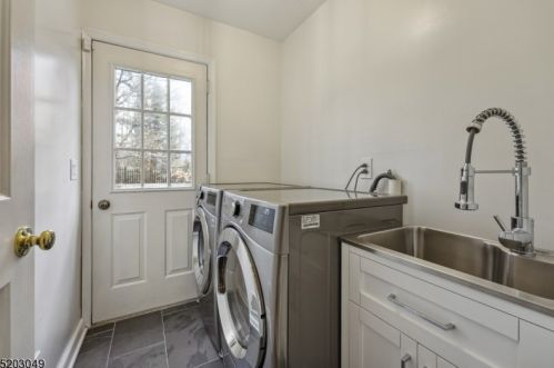 7 Deerwood Trl, Warren NJ  07059-5559 exterior