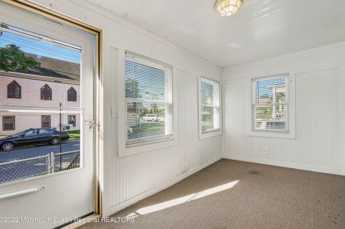 71 Ctr St, East Freehold NJ 07728-2430 exterior