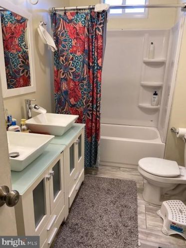 5101 Greene St, Philadelphia PA 19119-3248 exterior