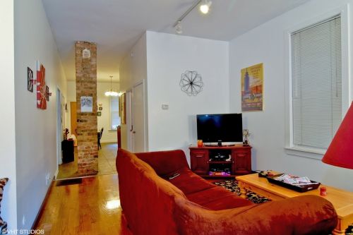 2643 Mildred Ave, Chicago, IL 60614-2436