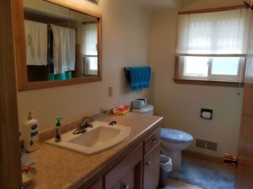 7300 Honey Creek Dr, Milwaukee WI  53219-3962 exterior