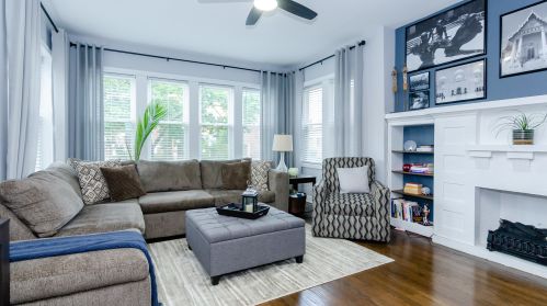 7927 Champlain Ave, Chicago, IL 60619-3007