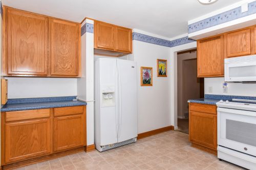 87 Baseline Rd, Plainwell MI 49080-9549 exterior