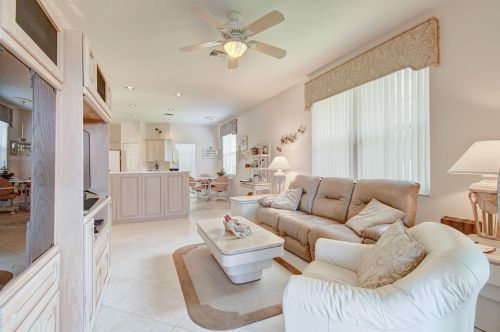 10846 Crystal Ky Ln, Boynton Beach FL exterior