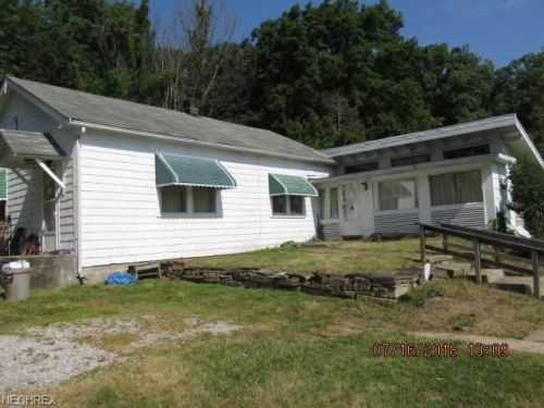 5197 Brookside Rd, Cleveland, OH 44131-6058