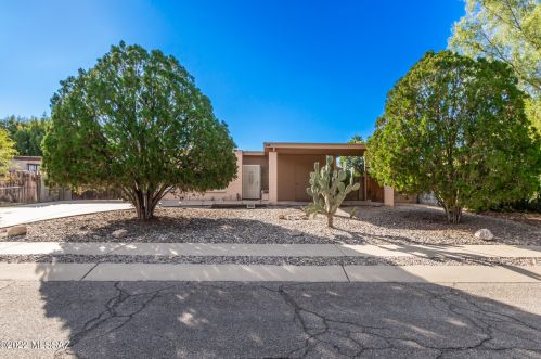 6924 Lurlene Dr, Tucson, AZ 85730-1647