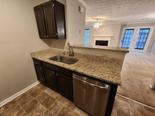 1411 Keys Crossing Dr, Atlanta GA  30319-4043 exterior