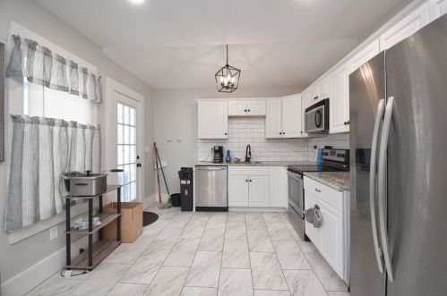 144 Parker St, Springfield MA 01129-1034 exterior