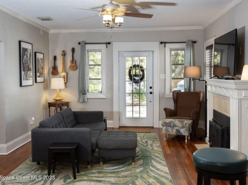 1423 Crawford St, Tampa FL  33604-5041 exterior