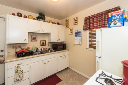 2304 Howden St, Meskegon MI 49444-1611 exterior