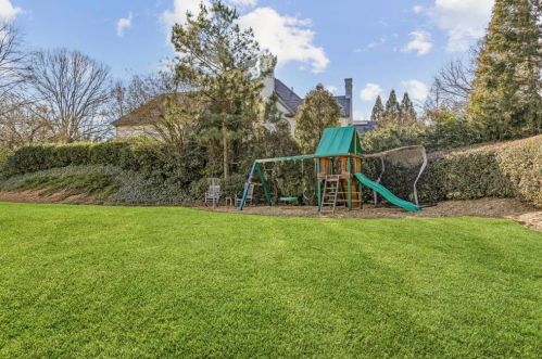 5625 Cross Gate Dr, Atlanta GA 30327-4815 exterior