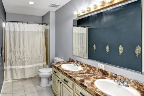 563 Constitution Dr, Jackson Twp NJ 08527-4331 exterior