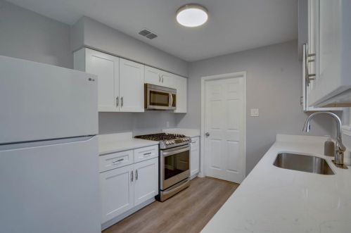 600 Bramble Dr, Austin TX  78745-3114 exterior