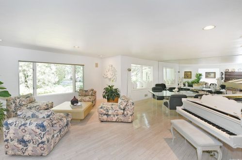 19 Montrose Pl, Huntington Station NY 11747-3403 exterior