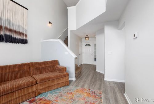 3745 Old Elm Dr, Grand Rapids, MI 49512-9507