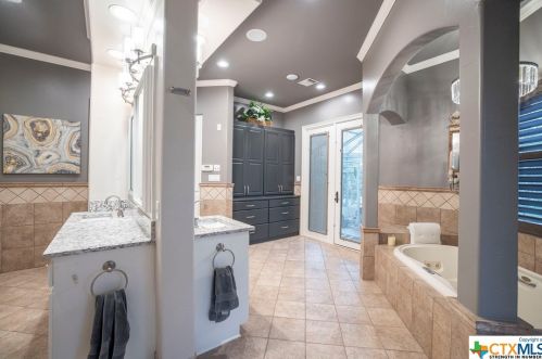 2763 Frontier, Spring Branch TX 78070-5949 exterior