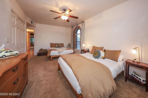 3865 Tanuri Dr, Tucson AZ 85750-1939 exterior