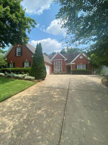 347 Canterbury Place Dr, Suwanee, GA 30024-7498