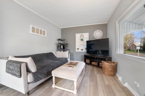 609 2nd St, Duluth MN 55805-2011 exterior