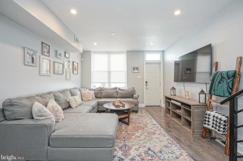 446 Emily St, Philadelphia PA  19148-2505 exterior