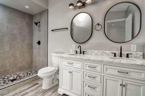 892 Glenn St, Tucson AZ  85705-4120 exterior