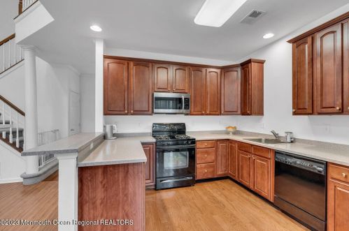 32 Amber Dr, Old Bridge NJ  08857-3588 exterior