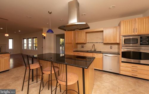 479 Pheasant Dr, Huntingdon Valley PA  19006-3047 exterior