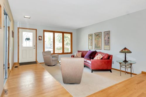 127 Grantley Ave, Elmhurst IL 60126-2362 exterior