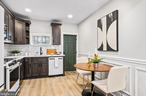 831 Greenwich St, Philadelphia PA 19147-6409 exterior