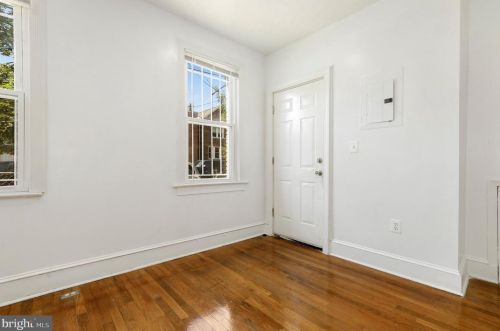 1320 T St, Washington DC 20009-4438 exterior